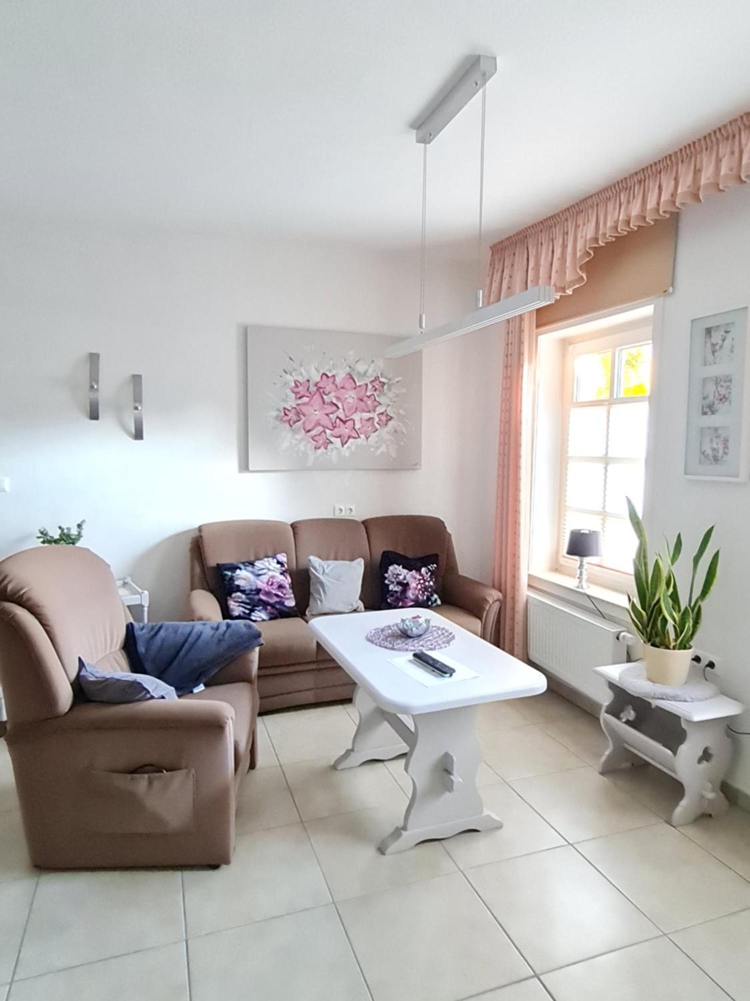 Ferienwohnung Am Huenenweg Berge  エクステリア 写真